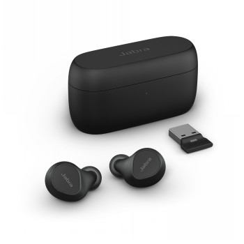 Langattomat mustat Jabra-nappikuulokkeet latauskotelon, USB-adapterin ja langattoman latausalustan kanssa valkoisella taus...