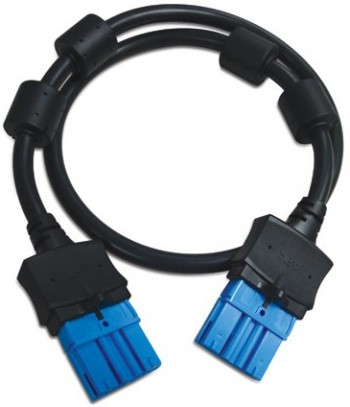 APC SMART-UPS X 48V extension cable, black with blue connectors Black cable with blue and black connectors on both ends. The cable has straight and robust connections.