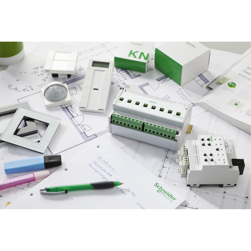 Schneider Electric KNX switch for technical electrical installation Schneider Electric KNX switch and other electrical system components in a technical design environment.